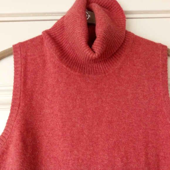 Sisley Vibrant Red Sleeveless Turtleneck Sweater - Picture 1 of 3